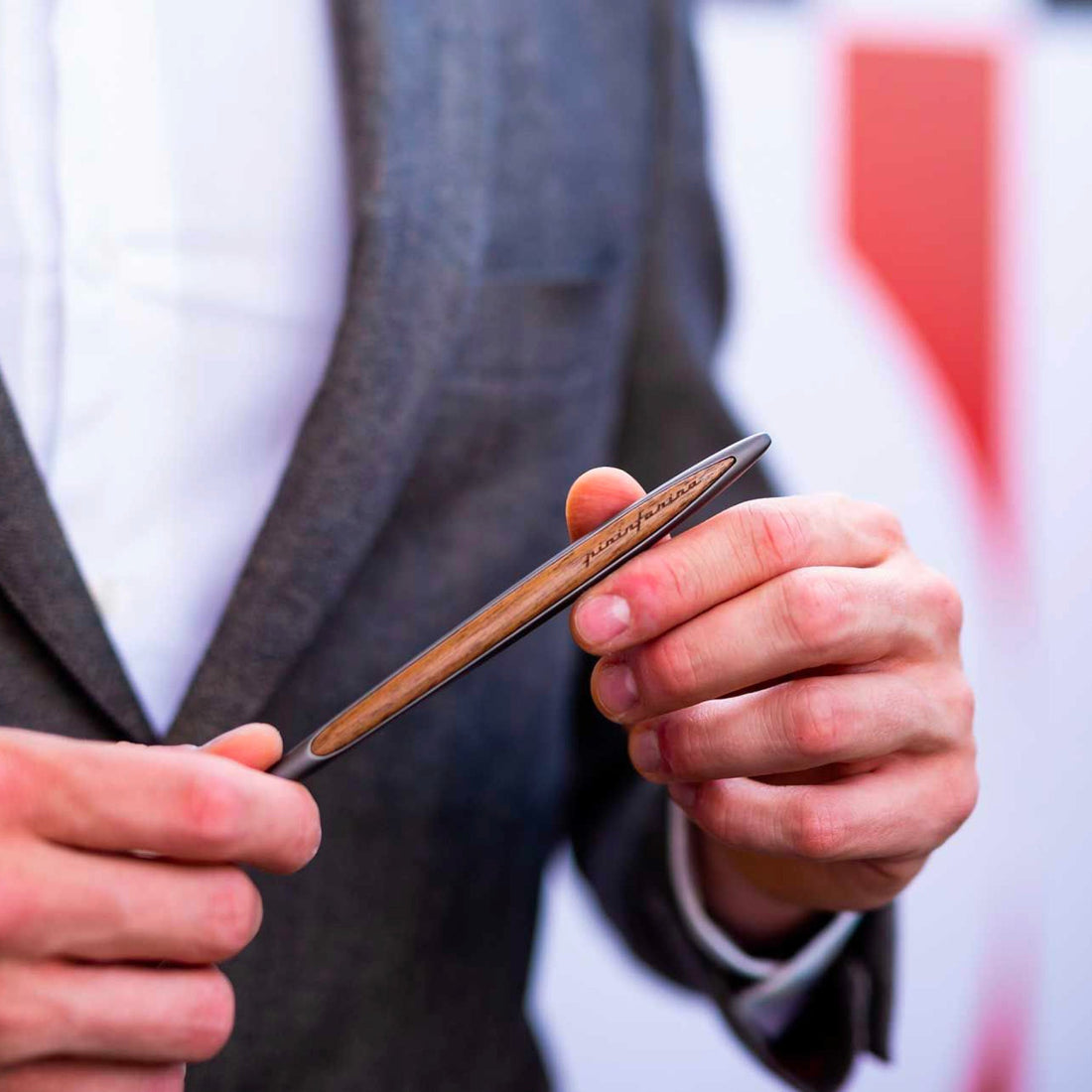 Pininfarina Cambiano Classic Ethergraf – Stylus with Ethergraf® Metal Alloy Nib and Solid Wood Desk Stand