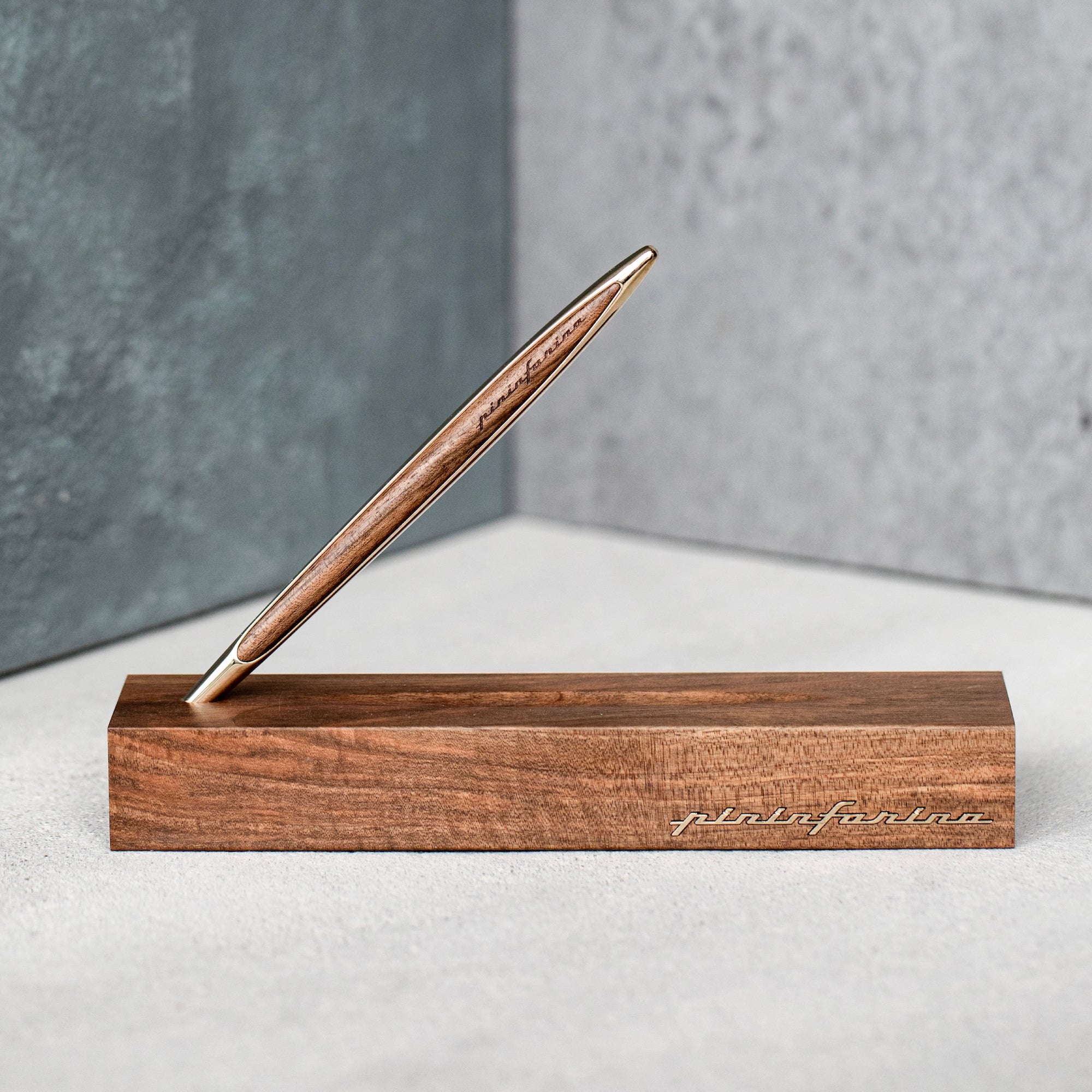 Pininfarina Cambiano Luxury Ethergraf – Stylus  with Ethergraf® Metal Alloy Tip and Solid Wood Desk Stand