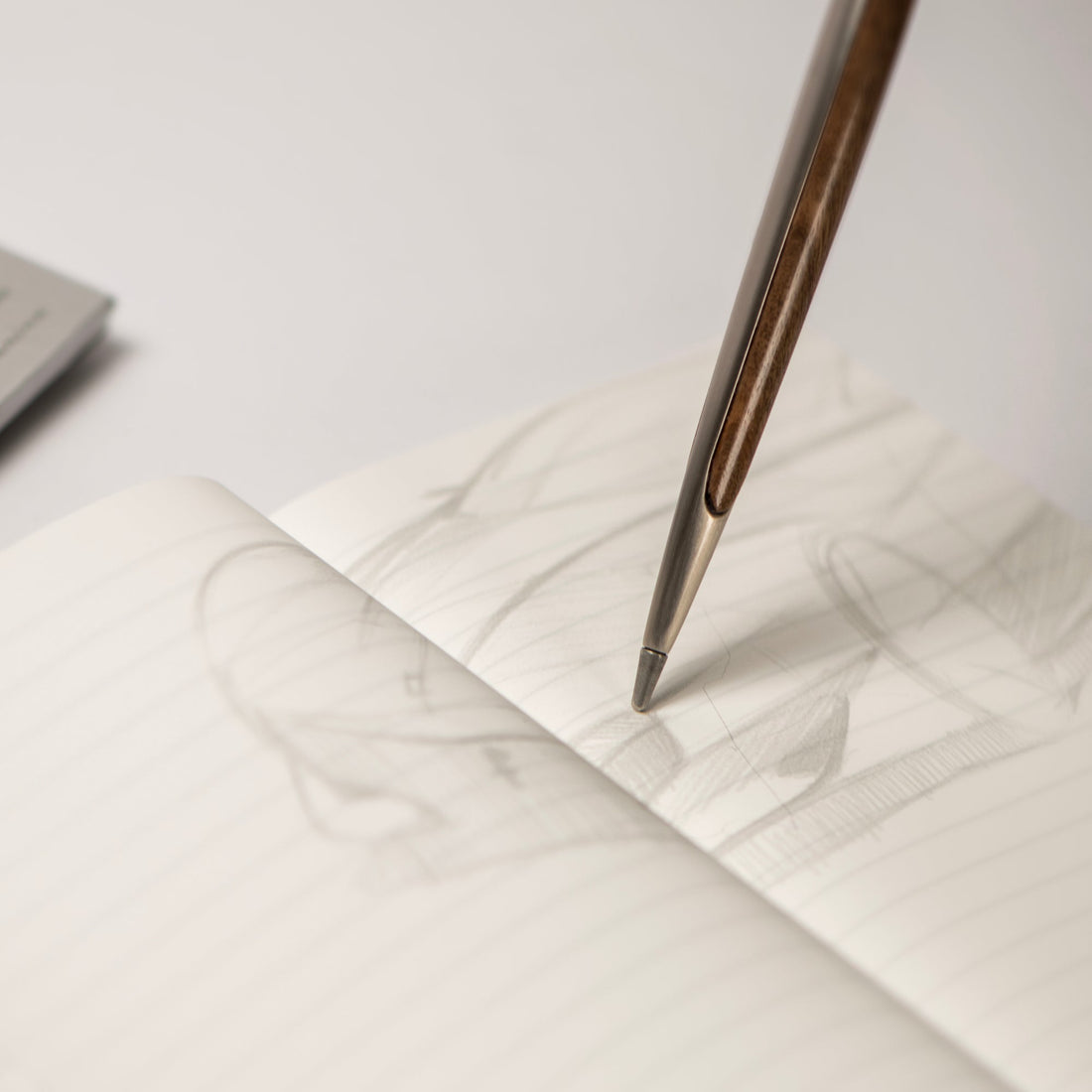 Pininfarina Cambiano Classic Ethergraf – Stylus with Ethergraf® Metal Alloy Nib and Solid Wood Desk Stand