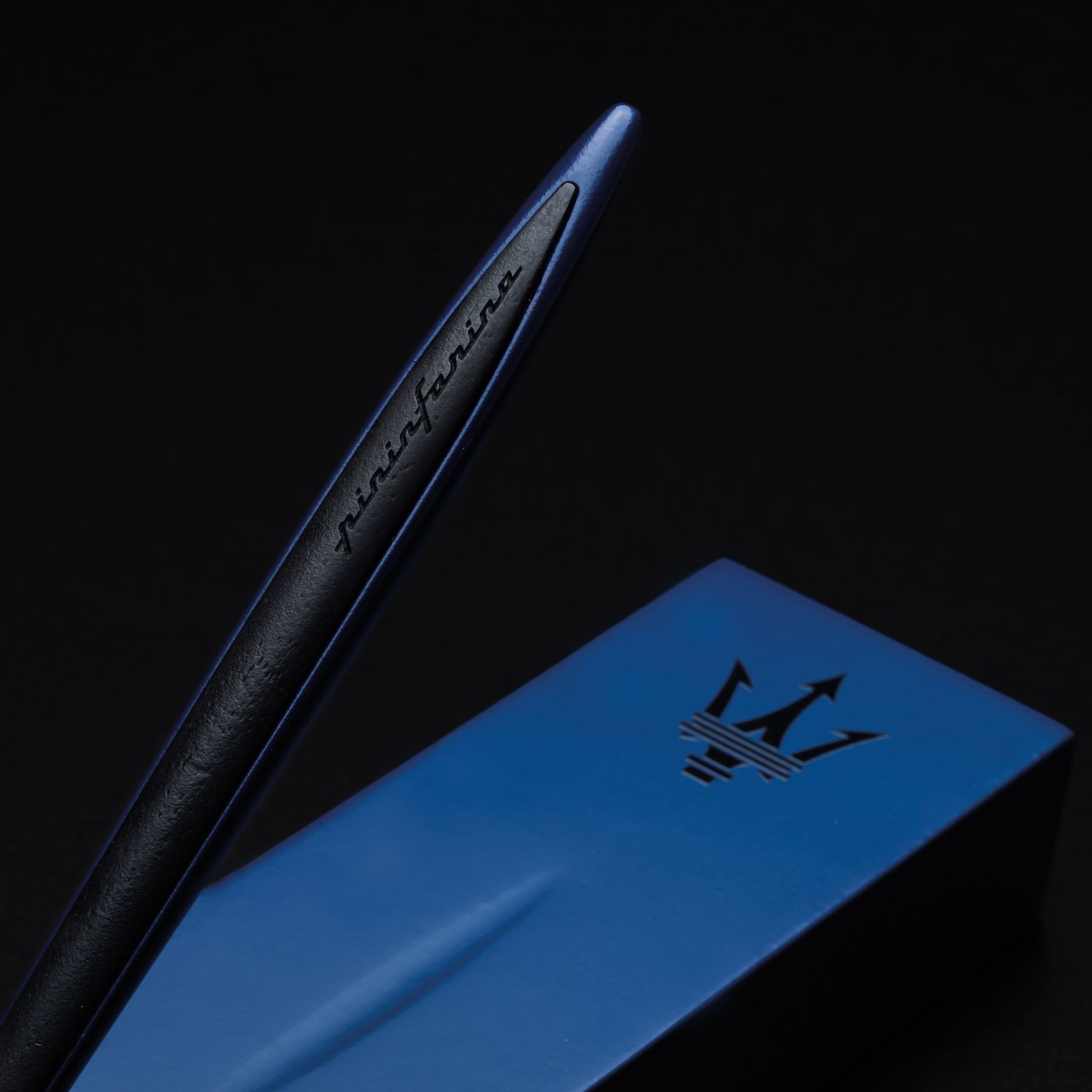 Maserati Pininfarina Cambiano Ballpoint pen including Wood Stand