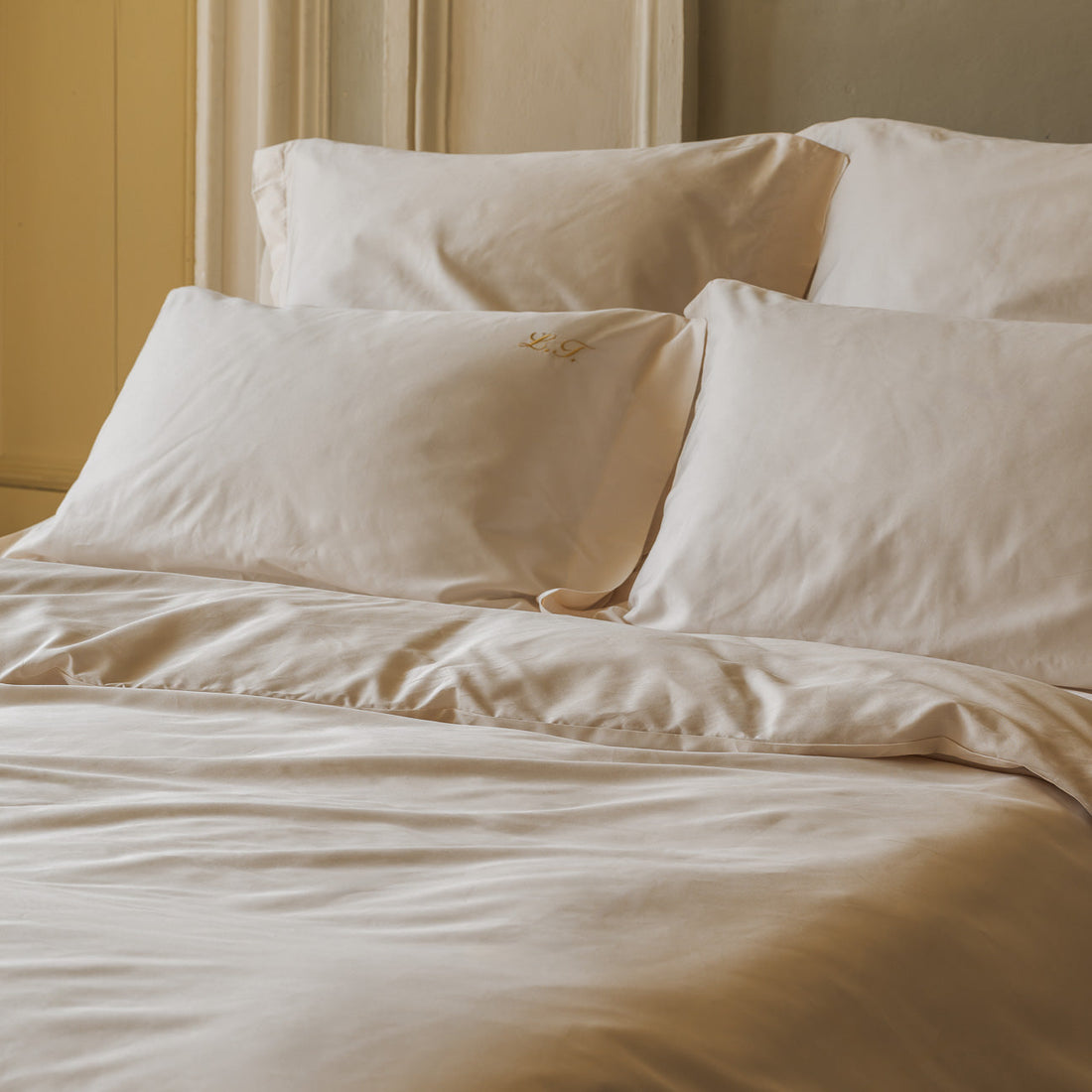 Satin Pillowcases with Three Ruffles DACH