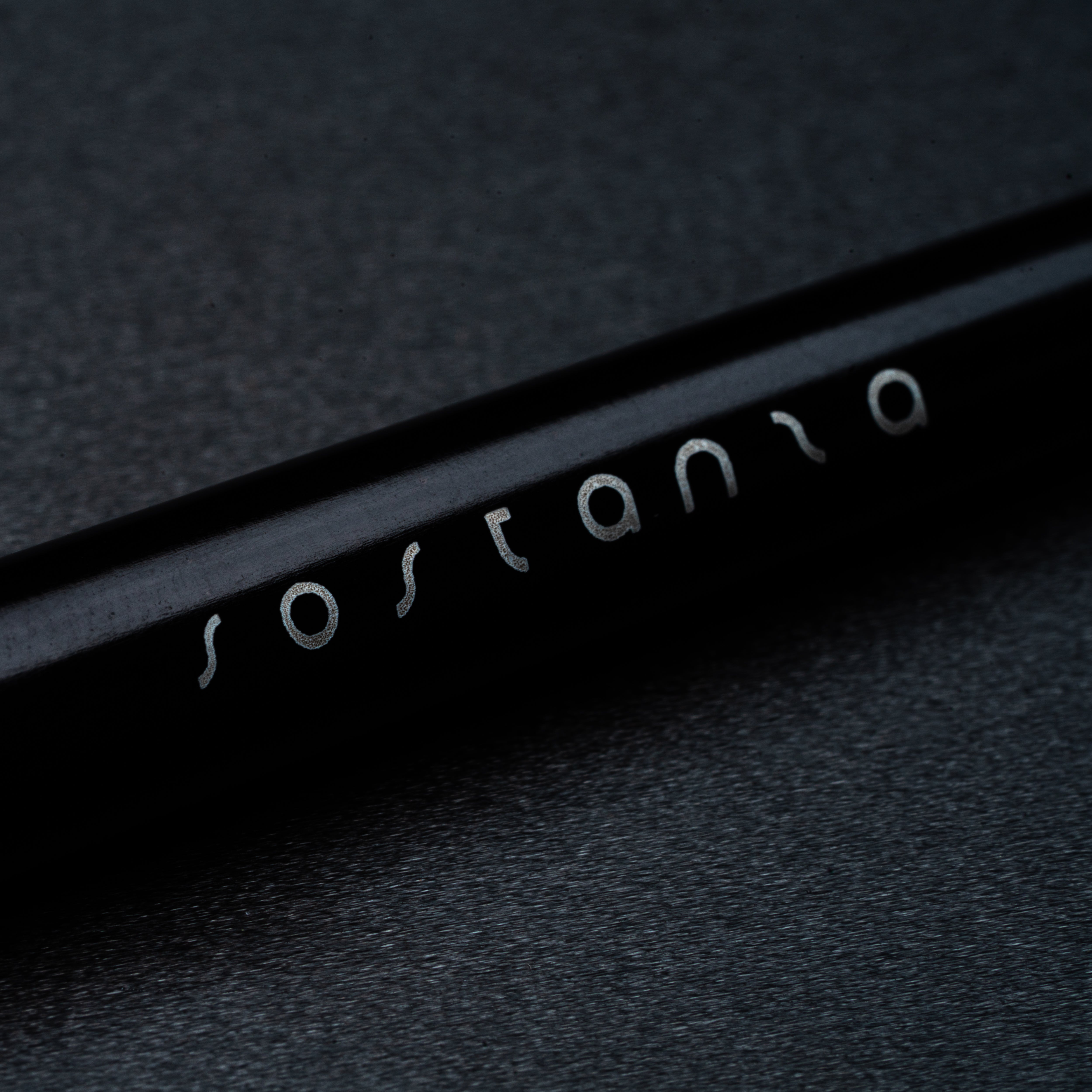 Sostanza Pen – Ballpoint Pen in Silver/Black Anodized Aluminum with Magnetic Mechanism