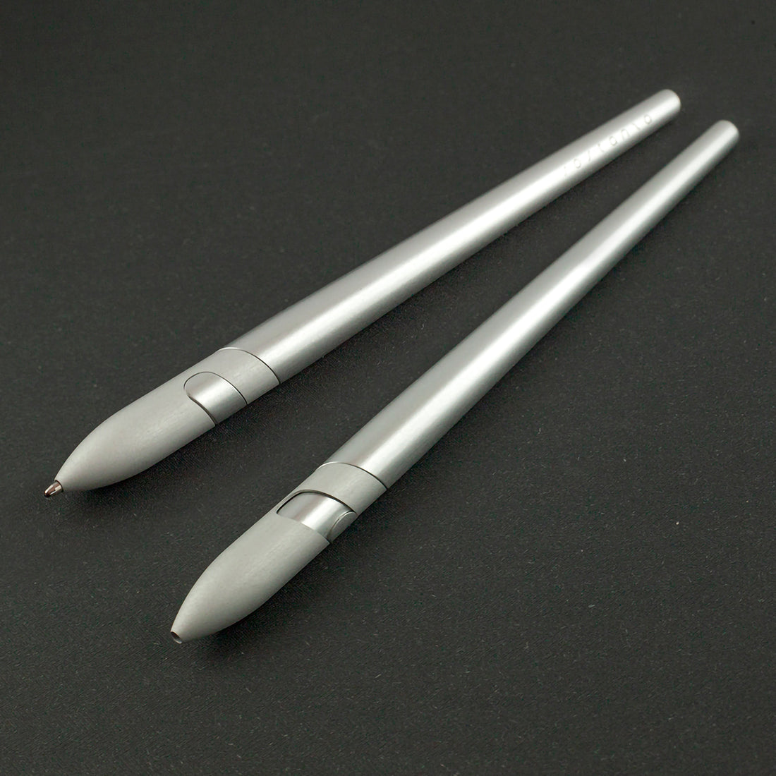Sostanza Pen – Ballpoint Pen in Silver/Black Anodized Aluminum with Magnetic Mechanism
