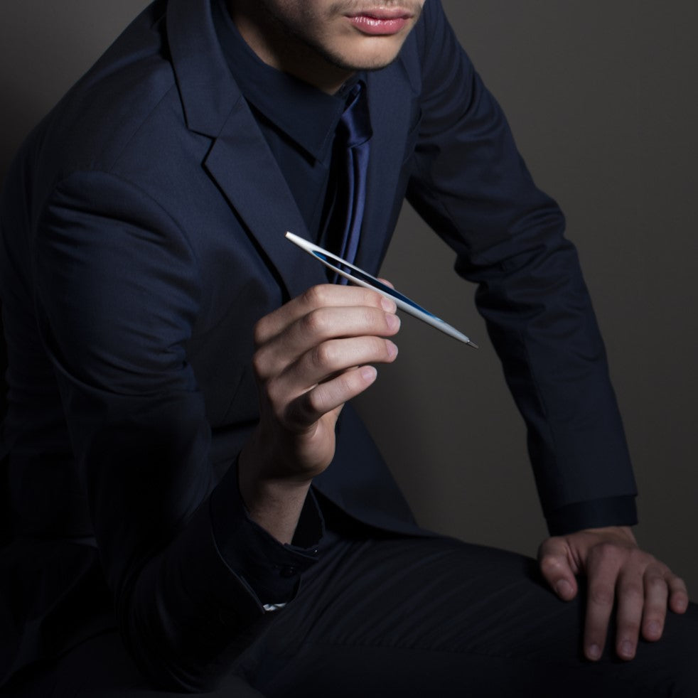 Pininfarina Aero Ethergraf – Inkless Stylus with Raw Concrete Desk Stand