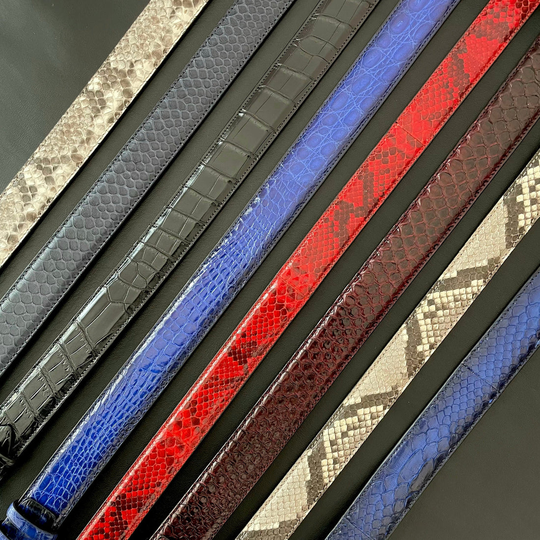 Cintura Uomo in pelle di Coccodrillo Blu Scuro Personalizzabile - MESPECTA Italia