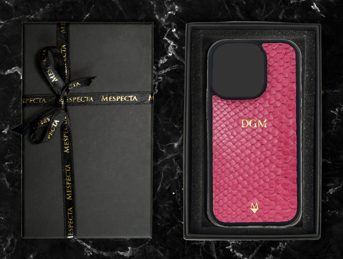Cover in vera pelle di Pitone Personalizzabile iPhone 17/16/15/14/13/12 Fucsia