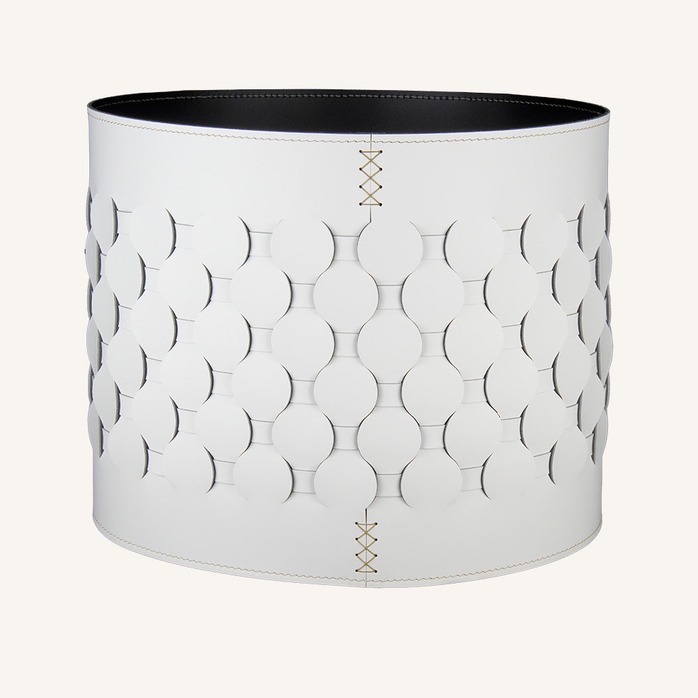 Portavaso per interni in rigenerato di cuoio intrecciato THANASIS - Bianco, ⌀ 41 x 36 cm