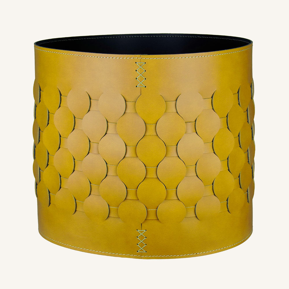 Portavaso per interni in rigenerato di cuoio intrecciato THANASIS - Giallo, ⌀ 41 x 36 cm