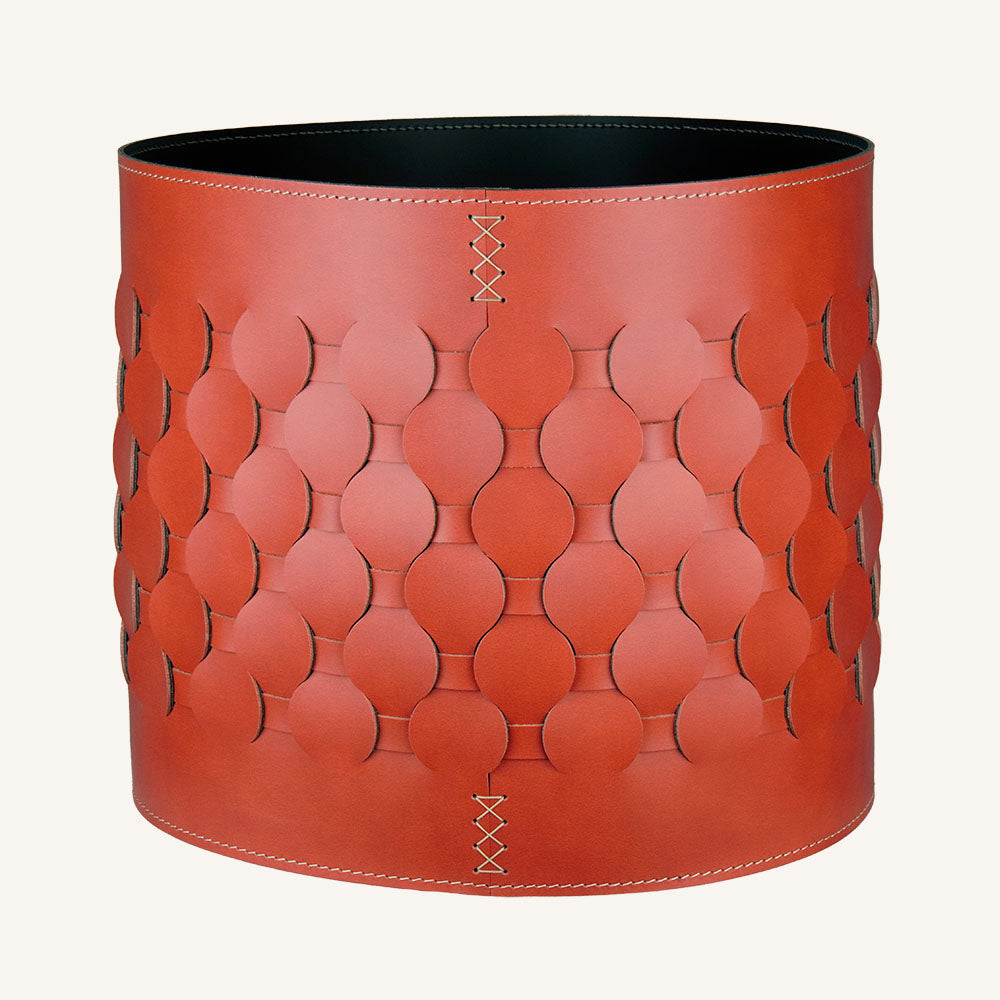 Portavaso per interni in rigenerato di cuoio intrecciato THANASIS - Rosso, ⌀ 41 x 36 cm