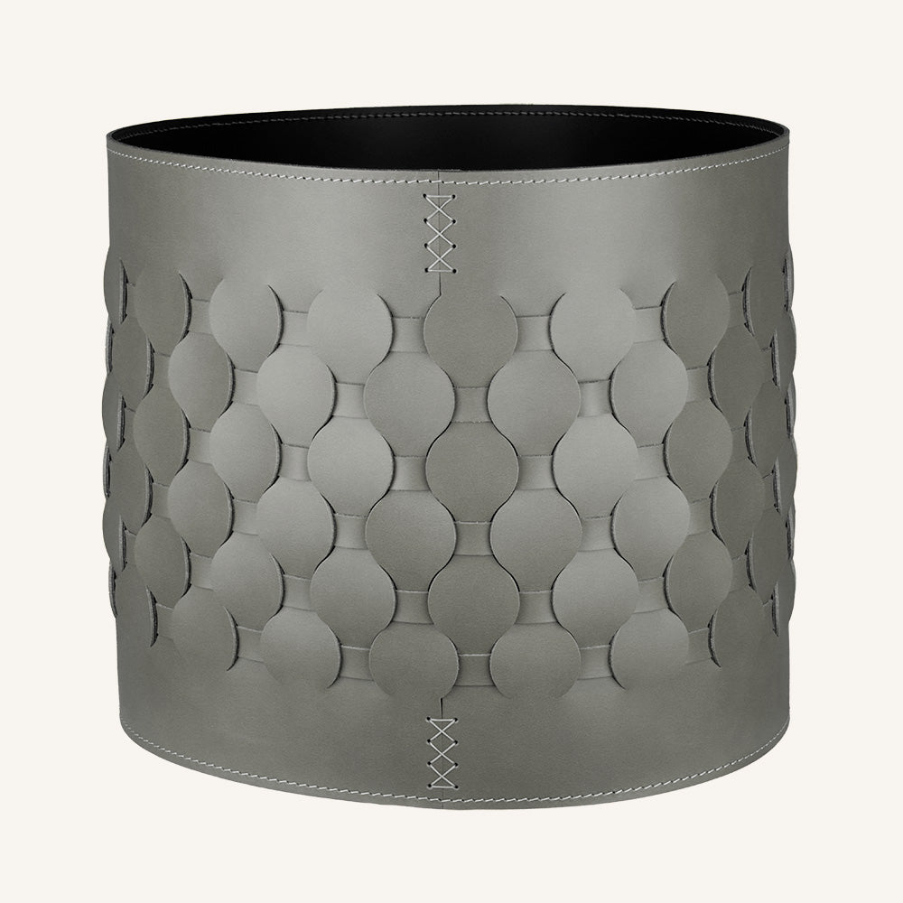 Portavaso per interni in rigenerato di cuoio intrecciato THANASIS - Tortora, ⌀ 41 x 36 cm